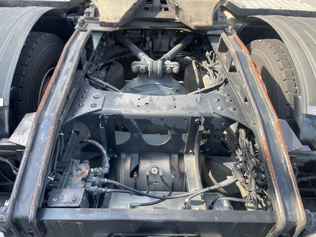 三菱ふそう　スーパーグレート　トレーラーヘッド　メッキ多数　7MT　