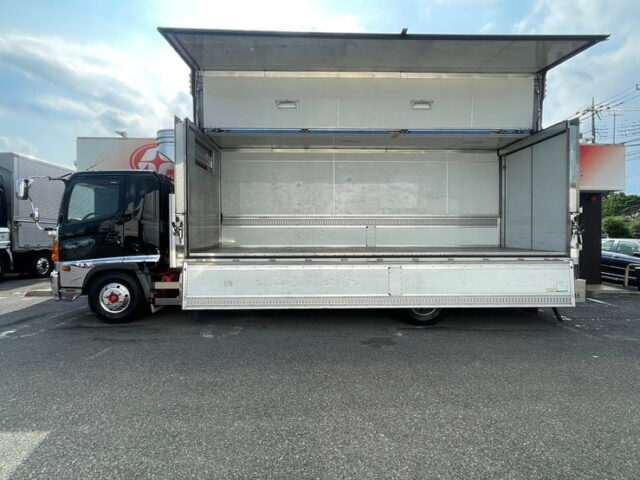 日野　レンジャープロ　冷凍ウィング　ステンレスサイドバンパー　メッキパーツ多数