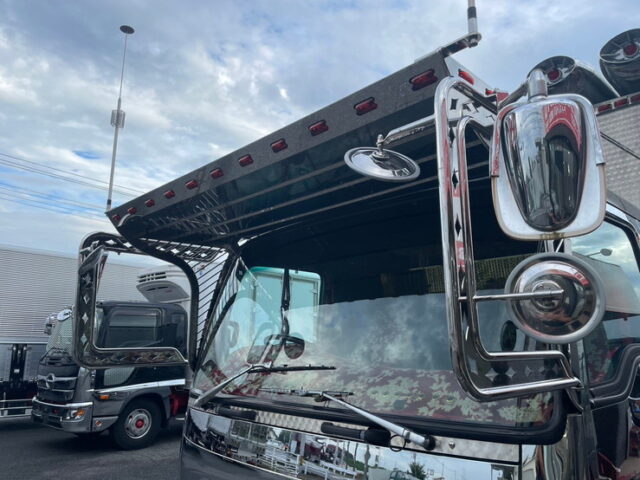 いすゞ　フォワード　庫内部屋仕様　ステンレスパーツ多数　ロケット