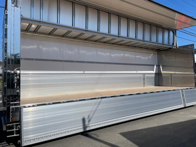 17スーパーグレート　未使用　ハイルーフ　ウィング　造りボディ　7速MT　