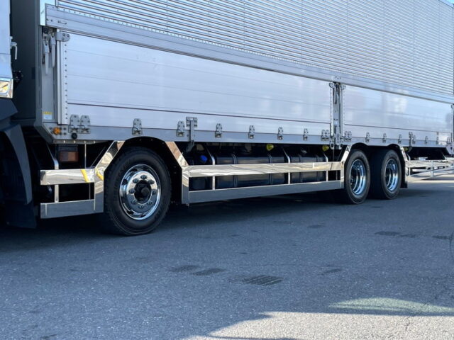 プロフィア　ハイルーフ　ウィング　新品★ステンレスパーツ/メッキホイール　木床　7速MT　380馬力