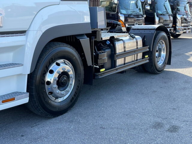 17スーパーグレート　トレーラーヘッド　ハイルーフ　未使用　E尺　460馬力　第5輪荷重11.500㎏　プレミアムライン