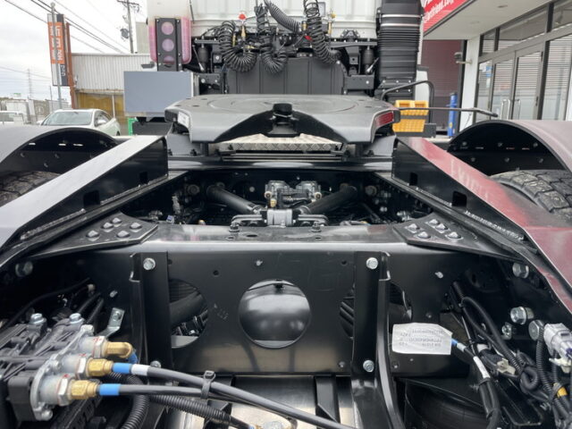 17スーパーグレート　トレーラーヘッド　ハイルーフ　D尺　460馬力　未使用　第5輪荷重11.500㎏　プレミアムライン