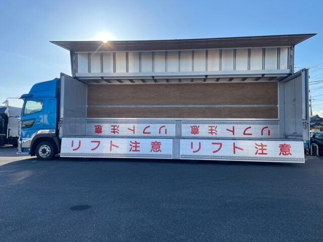 日野　17プロフィア　ハイルーフ　アルミウィング　アルミホイール　AT　メッキパーツ多数