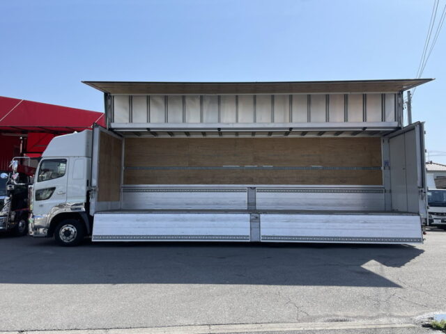 日野　17プロフィア　ハイルーフ　ウィング　7速MT　380馬力　81万km時ディーラーにてエンジン交換