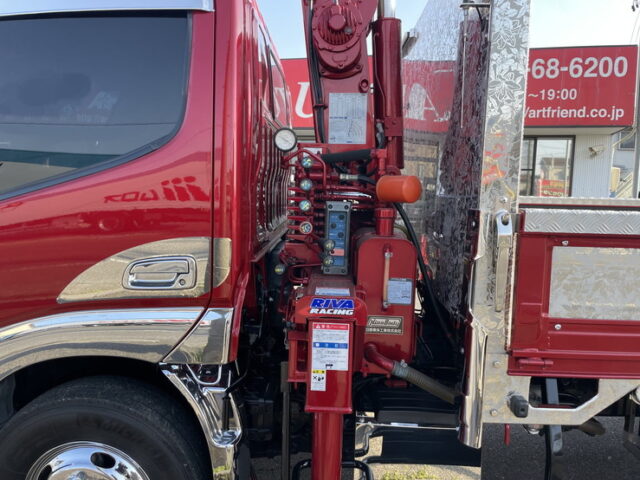 日野　デュトロ　4段クレーン　ラジコン　フックイン　前出しバンパー昇降機付き　ヒッチメンバー