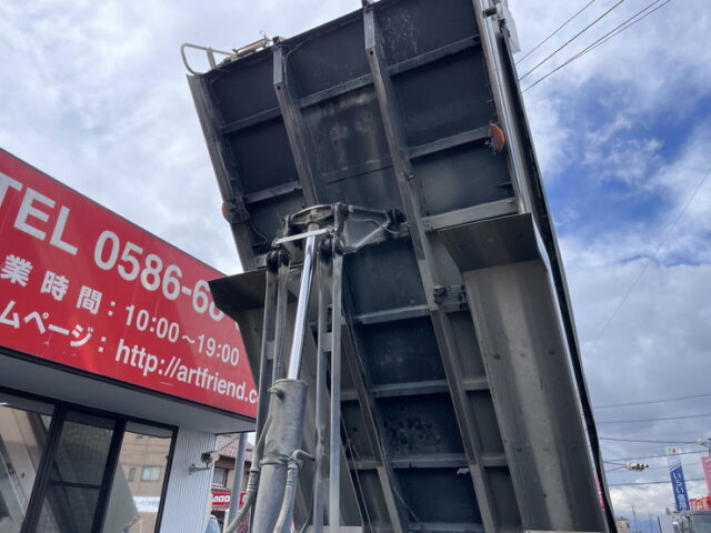 日野　17プロフィア　ダンプ　5300×2200　E13C　前出しバンパー　昇降機付き　電動コボレーン