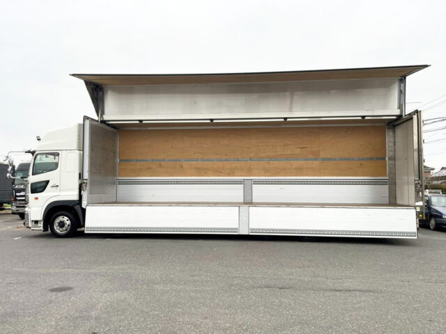 日野　プロフィア　寒冷地　ウィング　アルミホイール　メッキ多数