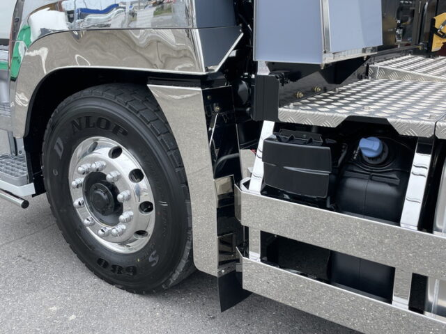 新品架装済　トレーラーヘッド　ハイルーフ　未使用　D尺　第5輪荷重11.500㎏　プレミアムライン