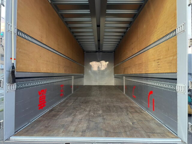 【1450】R1　17プロフィア　ハイルーフ　ウィング　メッキ多数　ステンレス多数【委託販売】