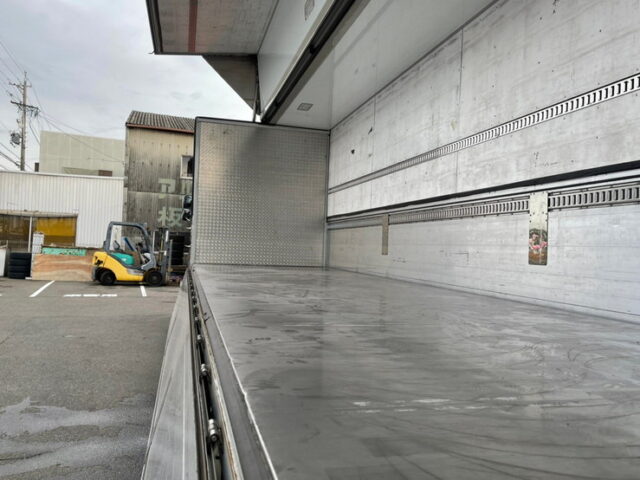 【1048】H27　プロフィア　ハイルーフ　ウィング　ステンレス多数　冷凍機取付可能