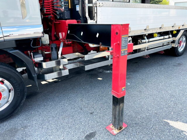 【1137】H28　フォワード　クレーン　6000セミワイド　4段ラジコンフックイン　角足　エアサス