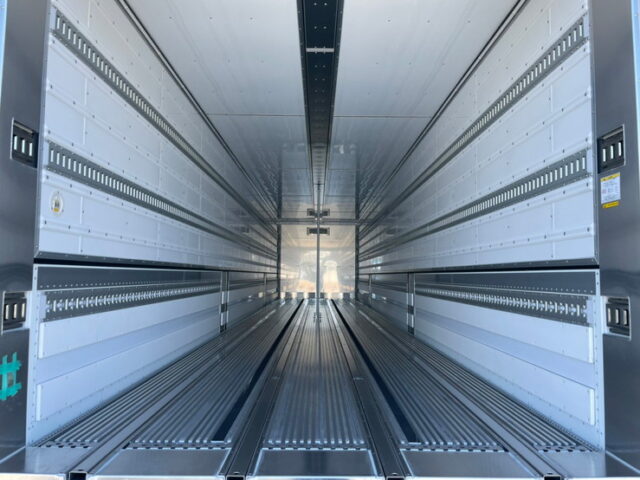 【1301】R4 トレクス トレーラー冷凍ウィング 3軸 未使用 車検付 前壁サブエンジン ジョロダー4列