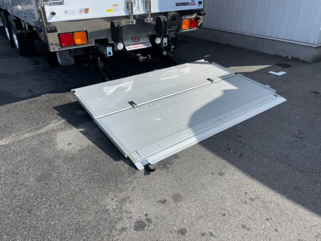 【1398】R5年2月　17スーパーグレート　ウィング　未使用　寒冷地仕様　格納ゲート付