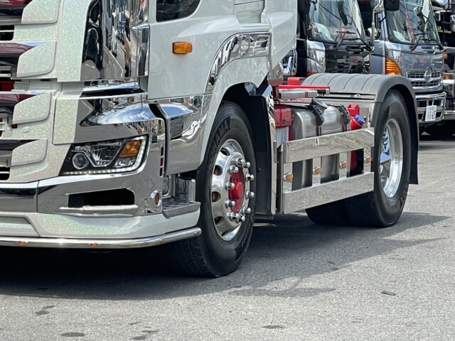 日野　17プロフィア　トラクターヘッド　架装多数　ハイルーフ