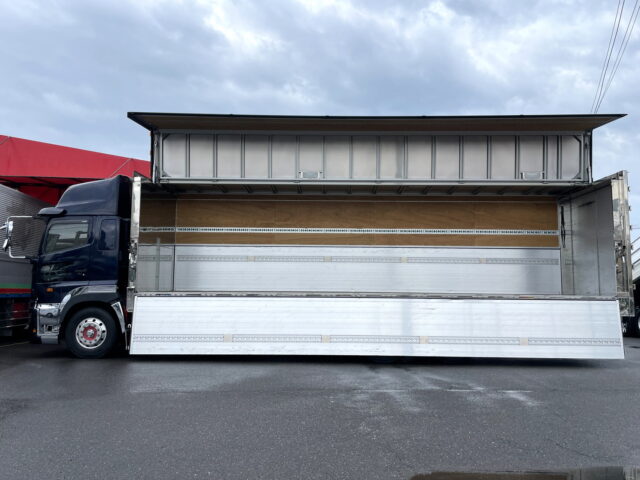 日野　17プロフィア　ハイルーフ　ウィング　造りボデー　1M10アオリ　内装生地張り