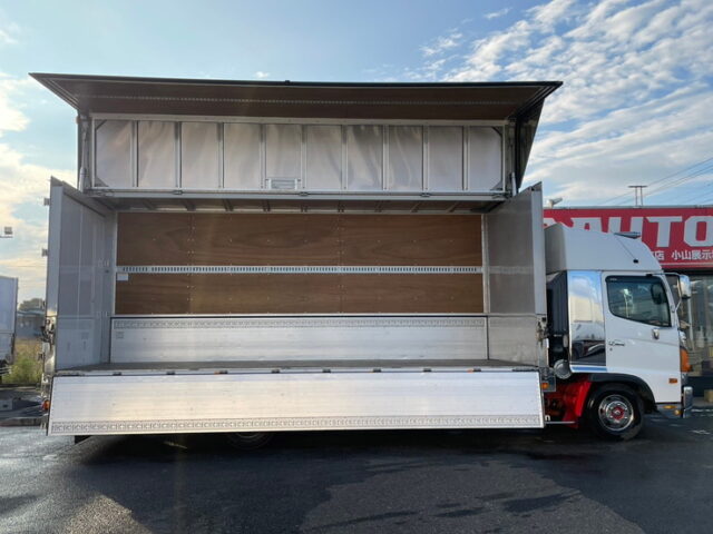 日野　レンジャープロ　ハイルーフ　240馬力　アルミウィング　　寝台メッキ　ステンレス多数　