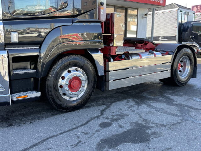 17スーパーグレート　ハイルーフ　トレーラーヘッド　460馬力　第5輪荷重11.500㎏