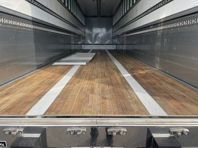 令和4年式 トレクス製 3軸 段付きトレーラーウィング リフトアクスル 後軸残し