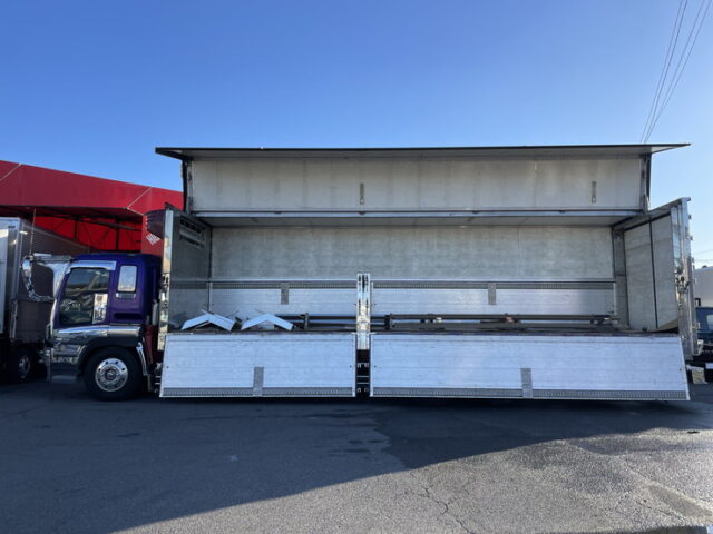 いすゞ：ギガ：冷凍ウィング：造りボディ：ステンレス多数：エアサス：1M10アオリ