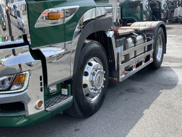 日野:17プロフィア:ハイルーフ:トレーラーヘッド:PTO付:ダンプレバー:メッキ多数