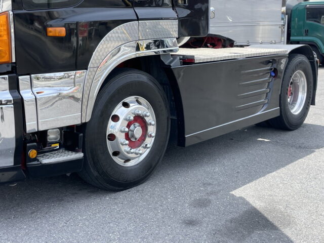 日野　プロフィア　ハイルーフ　トレーラーヘッド　煙突マフラー(ダミー)　ブタ鼻