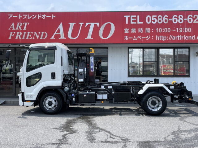 いすゞ：フォワード：登録済未使用：アームロール：3人乗り：ベッドレス：積載3.750㎏