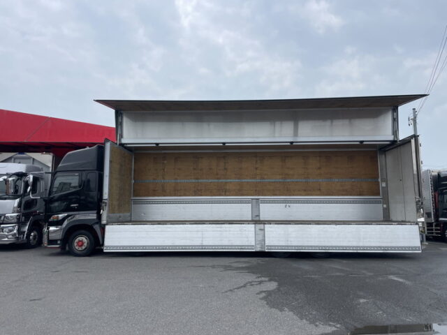 日野：17プロフィア：ハイルーフ：ウィング：メッキ多数：リア門口ステンレス：E13C