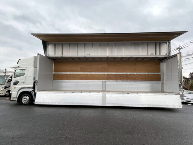 日野：17プロフィア：アルミウィング：ハイルーフ：7MT：リア門口ステンレス：アルミホイール：フロントバイザー ステンレス多数