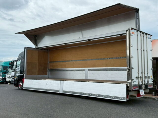 日野:17プロフィア:ハイルーフ:ウィング:メッキドア:アルミホイール:リア門口ステンレス