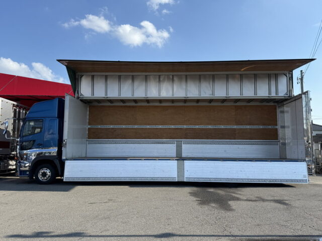 日野：17プロフィア：ハイルーフ：ウィング：メッキ多数：ステンレス多数：リア門口ステンレス