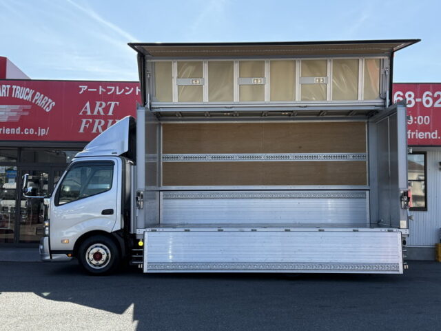 日野：デュトロ：ウィング：ワイドロング：180馬力：ステンレス多数：2.950㎏積