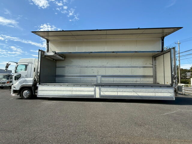 いすゞ：ギガ：冷凍ウィング：サブエンジン：ジョロ4キーストン：ステンレス多数