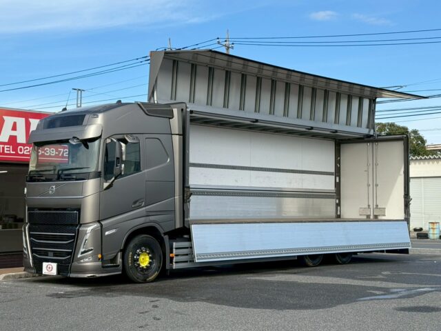 VOLVO：FH：グローブトロッター：ウィング：ブラックウルフホイール：木床