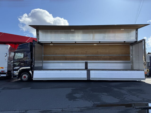 日野:17プロフィア:ハイルーフ:メッキ多数:アルミホイール:木床:E13Cエンジン