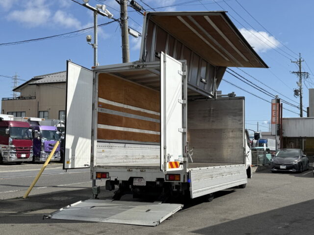 ファイター:ウィング:6200ワイド:後輪エアサス:格納ゲート:240馬力