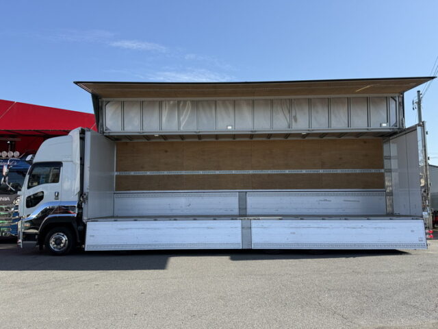 いすゞ：ギガ：ハイルーフ：ウィング：アルミホイール：リア門口ステンレス：低走行