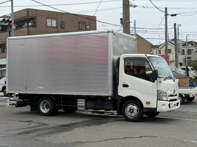 日野：デュトロ：バン：ワイドロング：格納ゲート：左スライドドア：AT車：準中型免許