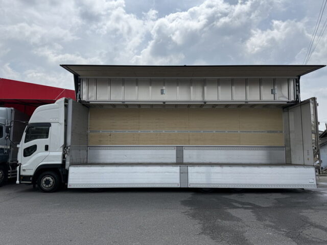 いすゞ：ギガ：ハイルーフ：ウィング：リア門口ステンレス：木床：スムーサー