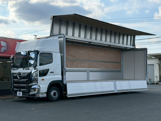 日野：17プロフィア：ハイルーフ：ウィング：未使用：木床：7速MT：車検10月迄
