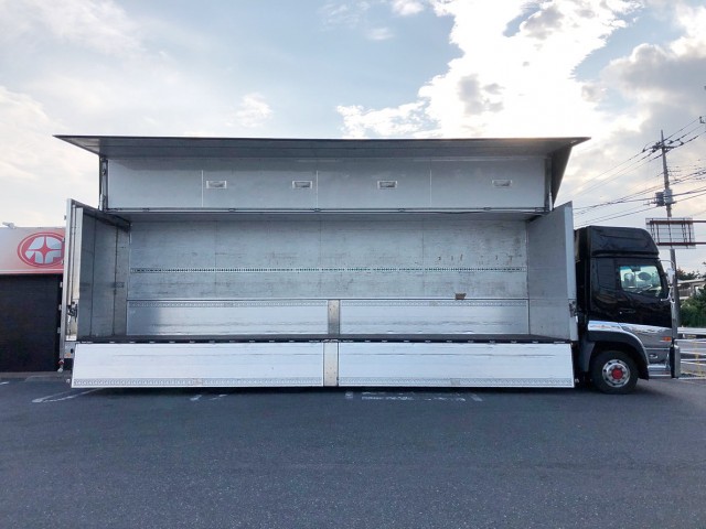 【243】ＵＤトラックスクオン　低床　アルミウイング　総輪エアサス　