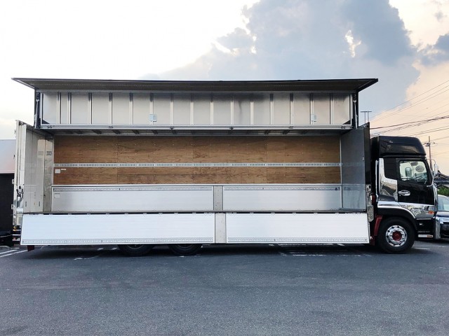 【469】UDトラックス　クオン　ウィング　10輪　ステンレス多数