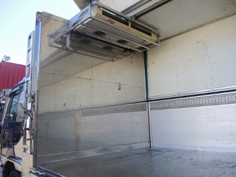 Ｈ１５　ＵＤ　コンドル　冷凍ウィング　６７００ボデー