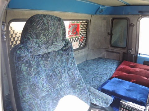 Ｈ１５　ＵＤ　コンドル　冷凍ウィング　６７００ボデー