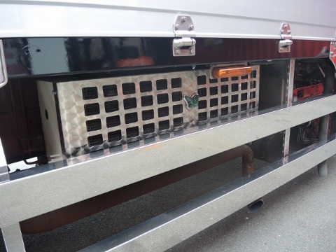 Ｈ１５　ＵＤ　コンドル　冷凍ウィング　６７００ボデー