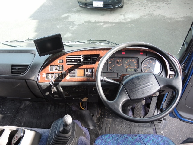 Ｈ１３　いすゞ　フォワード　アルミウィング　７２００ボデー　ワイドキャブ