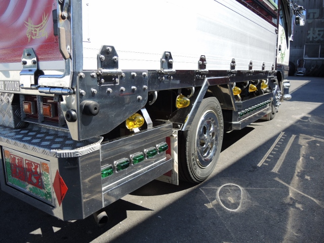 Ｈ８　いすゞ　エルフ　造り平ボデー　１０尺　標準