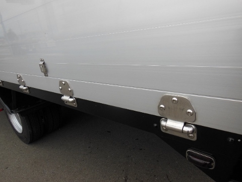 三菱ふそう　ファイター　アルミウィング　ワイド　６７００ボデー