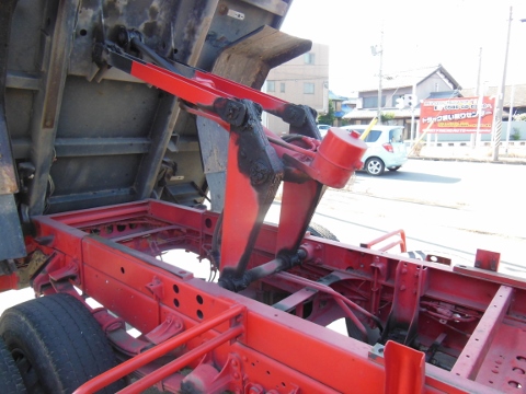 H18　いすゞ　フォワード　ダンプ