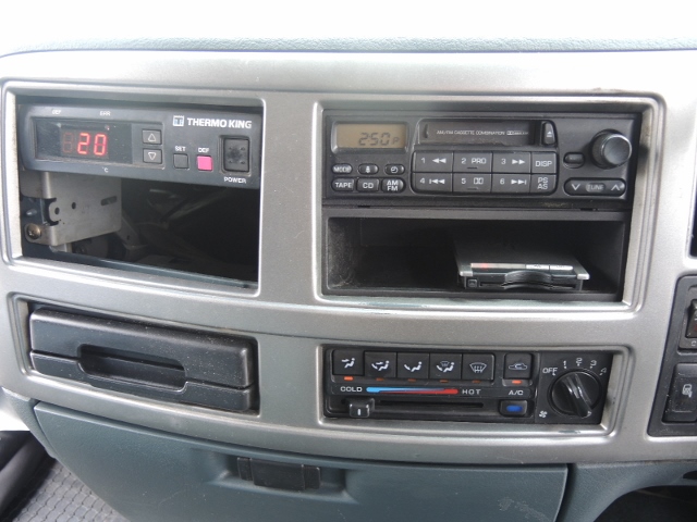 Ｈ１８　ニッサンディーゼル　コンドル　冷凍ウィング　セミワイド